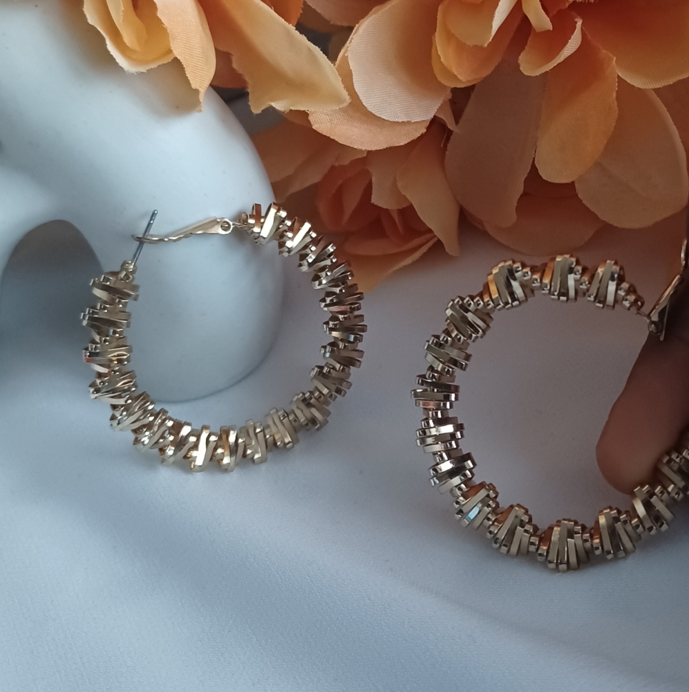 Chunky Spiral Hoops - Picture 4 of 17